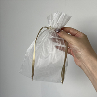Sac pochette en organza blanc pour cadeau de promotion de soins de la peau avec logo en soie imprimé et design personnalisé écologique vente en gros