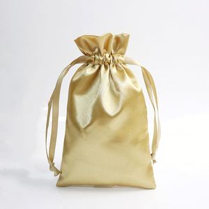 Bolsa de Regalo Personalizada con Cordón y Logotipo Impreso, de Tela Satén Blanca Transparente, para Extensiones de Cabello - Product Image 3