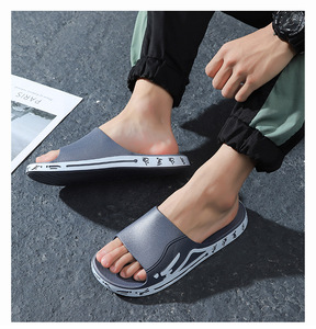 Chaussons d'été tendance pour hommes et femmes, chaussures <span class=keywords><strong>de</strong></span> plage antidérapantes à plateforme épaisse pour la maison - Product Image 4