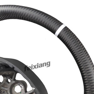 Volant sport en fibre de carbone mate pour <span class=keywords><strong>Volvo</strong></span> XC40 S90 S60 V60 V90 S40 V40 <span class=keywords><strong>XC60</strong></span> XC90 – Modification du volant - Product Image 4