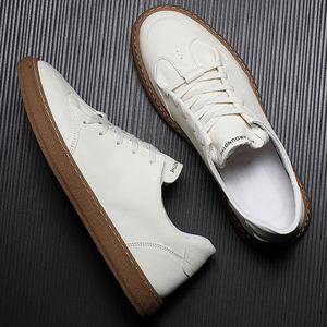 Zapatos Blancos Pequeños de Cuero Nuevos para Hombre, Zapatos Deportivos de Cuero Casuales de Moda para Hombre - Product Image 2