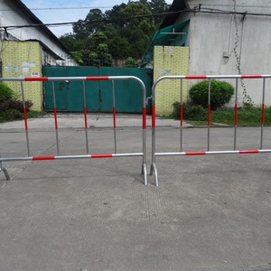 Barrière de sécurité temporaire en fer galvanisé, barrière de circulation, contrôle des foules, panneau prismatique haute intensité pour rue, directement du fabricant - Product Image 2