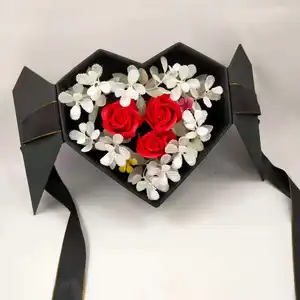 Popolare confezione regalo di fiori di sapone a forma di cuore per regali di san valentino fiori artificiali