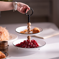 Plateaux de service décoratifs en métal à 2 niveaux, support à gâteau en métal blanc pour centre de table de mariage et décoration de fête