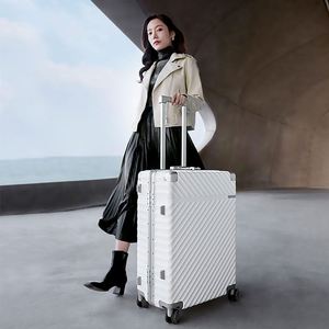 NINETYGO Valise géométrique à cadre en aluminium pour hommes et femmes Valise à roulettes universelle 20 /24 / 28 pouces - Product Image 5