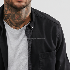 Chemise en jean à manches longues pour hommes, de couleur noire, coupe ajustée, design personnalisé, mode été - Product Image 1