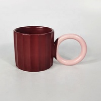 2024 Couleur glaçure poignée ronde ins design céramique café cadeau tasse grès tasse
