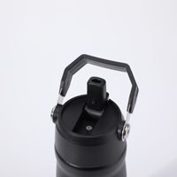 Bouteille d'eau isotherme portable 550 ml 650 ml à double paroi en acier inoxydable 304, thermos sport avec poignée