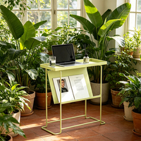 Mesa Auxiliar con Archivador para Revistas, Mesa Lateral con Puertos USB y Enchufes, Mesa para Sofá, Mesa de Noche para Sala de Estar o Dormitorio