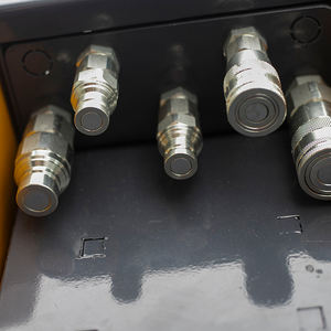 Livraison gratuite Huada Euro5 EPA <span class=keywords><strong>Kubota</strong></span> Diesel <span class=keywords><strong>Micro</strong></span> Skid Steer Mini Chargeur sur chenilles 1500 kg avec broyeur forestier et <span class=keywords><strong>tondeuse</strong></span> à gazon - Product Image 3