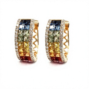 Elegante Anillo de Oro Amarillo de 18K con Zafiro Arcoíris Corte Princesa y Doble Hilera de Diamantes Engastados en Canal, Proveedor Chino de Joyería - Product Image 1