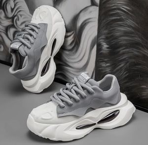 รองเท้ากีฬาลำลองผู้ชายรุ่นใหม่ พื้นหนา สีขาว กันลื่น คุณภาพดี แฟชั่นสไตล์สปอร์ต เดินสบาย - Product Image 3