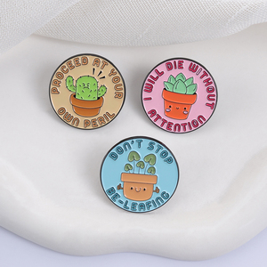 Épingles en émail 'Procédez à votre propre risque' avec motifs <span class=keywords><strong>de</strong></span> plantes succulentes, cactus et plantes en pot, et jeux <span class=keywords><strong>de</strong></span> mots amusants, utilisables comme broches, badges <span class=keywords><strong>de</strong></span> revers <span class=keywords><strong>de</strong></span> chemise, bijoux ou cadeaux pour amis - Product Image 3