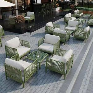 Novo Conjunto de Móveis de Jardim Moderno Verde em Ferro para Exterior, Cadeiras de Jardim à Prova de Intempéries, Mesa de Café para Pátio, Parque e Hotel - Product Image 1