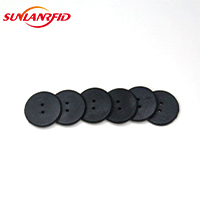 Tahan Suhu Tinggi 200 ℃   Tag NFC Laundry 25mm 13.56MHz PPS yang Dapat Dicuci dengan 2 Lubang