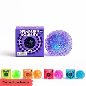 Jadore Ice Cube - Pelota Antiestrés Tipo Taffy con Púas, Juguete Blandito para Aliviar el Estrés, Diamantes Brillantes, Regalos de Bienvenida - Product Image 1