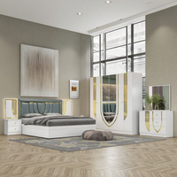 Meubles de chambre à coucher de style commercial moderne pour villa, vente en gros d'usine, options de rangement personnalisées, design miroir, finition ultra brillante
