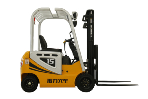 Precio de fábrica Carretilla elevadora eléctrica de 4 ruedas Carretilla elevadora de 1,5 toneladas con mástil de elevación libre de <span class=keywords><strong>3</strong></span> etapas de 4500 mm - Product Image 3