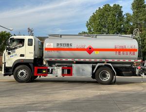 รถบรรทุก<span class=keywords><strong>น</strong></span>้ำมั<span class=keywords><strong>น</strong></span>เคลื่อ<span class=keywords><strong>น</strong></span>ที่ Foton 4X2 รุ่นใหม่ พร้อมหัว<span class=keywords><strong>จ่าย</strong></span><span class=keywords><strong>น</strong></span>้ำมั<span class=keywords><strong>น</strong></span> ความจุถัง 10001-15000 ลิตร เครื่องย<span class=keywords><strong>น</strong></span>ต์ดีเซล 150-250 แรงม้า เกียร์ธรรมดา - Product Image 3