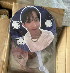 Éventails à main Kpop transparents personnalisés de style coréen Éventails à main imprimés avec photo Éventails créatifs ronds en plastique - Product Image 5