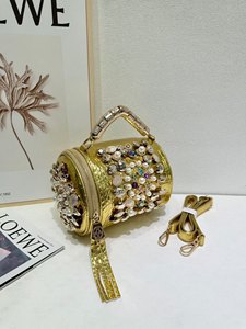Sac à main de luxe motif crocodile avec perles et strass faits main, sac à main tendance pour femme, sac coussin haut de gamme pour femme - Product Image 5