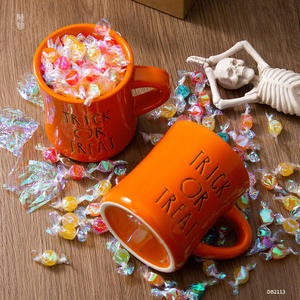 แก้วเซรามิคฮาโลวีน สีส้ม ลาย Trick Or Treat พร้อมหูจับ บรรจุกล่องของขวัญ รุ่น DB2113 - Product Image 4