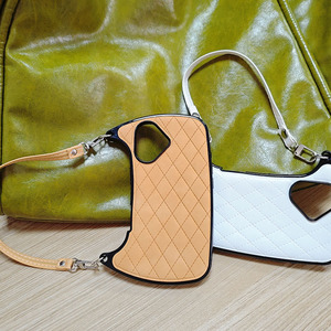 Funda de Teléfono de Cuero PU de Lujo Personalizada al por Mayor, Resistente a Golpes para <span class=keywords><strong>iPhone</strong></span> 17 16 15 14 <span class=keywords><strong>Pro</strong></span> <span class=keywords><strong>Max</strong></span>, Correa Duradera, Cadena Antipérdida - Product Image 5