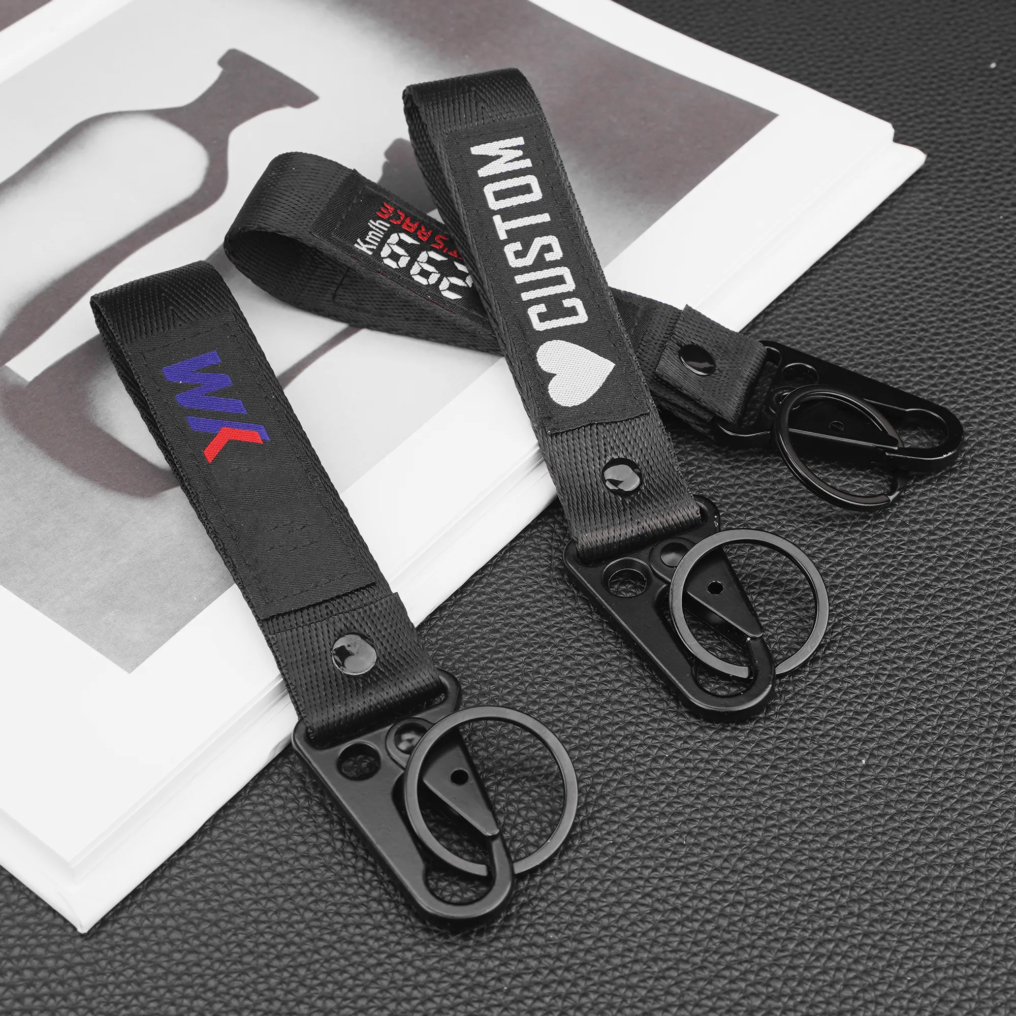 맞춤형 기업 선물 개인화 된 로고 끈 프로모션 패션 창조적 인 오토바이 열쇠 고리 끈