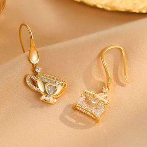 Pendientes de Botón Asimétricos de Moda Francesa para Mujer, Estilo Retro, Geométricos, de Cobre y Circonita, con Diseño de Copa de Agua, de Alta Gama, con Temperamento Exclusivo - Product Image 3