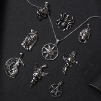 Collier pendentif vintage pour homme en acier inoxydable, bijoux religieux chrétiens, style punk, portrait d'ange, tête de mort argentée