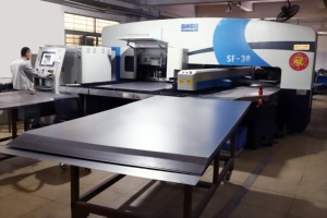 Four à fumoir robuste pour événements en plein air, gril vertical haute performance pour cuisson lente et professionnelle - Product Image 6