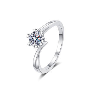 Bague Moissanite brillante en argent 925 0.5CT, bague Moissanite pour femme, bague cadeau de bijoux de fiançailles de mariage - Product Image 1