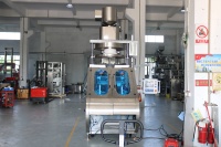 Machine d'emballage alimentaire verticale électrique automatique avec remplissage, emballage, étiquetage et scellage pour sacs en plastique, sachets et films