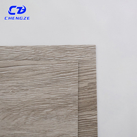 Revêtement de sol LVT auto-adhésif antidérapant de haute qualité, dalles autocollantes en vinyle pour usage commercial