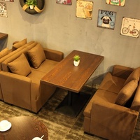 Chaise de salle à manger rembourrée en cuir de haute qualité personnalisée ensemble de meubles de restaurant