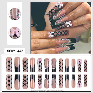 Puntas de Uñas Estilo Occidental <span class=keywords><strong>con</strong></span> Diseño de Lazo Negro y Líneas Cruzadas, Apliques Removibles de Perlas y Diamantes de Imitación - Product Image 3