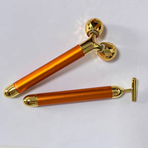 Rodillo de Masaje Facial 3D de Oro de 24K para el Cuidado Personal - Product Image 1