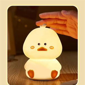 Uzaktan kumanda sevimli silikon oyuncak hediye çocuklar gece lambası uyku çocuk dokunmatik Led hayvan ördek gece yatak odası için lamba - Product Image 1