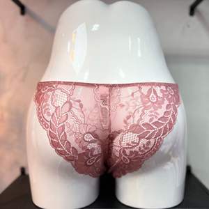 Manufacturer's Erotic Sexy Thong Women's Low Waist <b>Elastic</b> Metal Chain Lace Embroidered Hot Pants Women's Erotic Clothing - Product Image 2