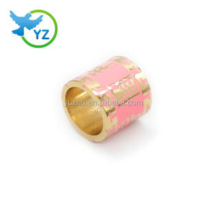 Anelli di piccione colorati in <span class=keywords><strong>india</strong></span> da 8mm in metallo con le proprie lettere personalizzate - Product Image 3