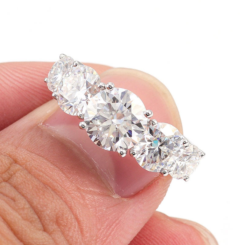 Anillo de oro de 14 quilates con diamante de laboratorio D VS1 de 2 quilates