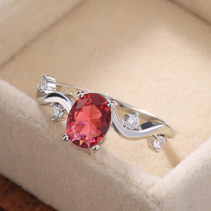 Anello a Onda da Donna Stile Coreano Giapponese con Cristallo Ovale, Gioiello Minimalista alla Moda Aperto e Regolabile per Uso Quotidiano - Product Image 3