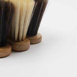 Cepillo para cama con mango de madera, cerdas de fibra química, cerdas largas y suaves, limpieza del hogar para camas y sofás - Product Image 3