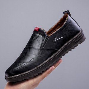 Zapatos de Hombre Nuevos 2025: Zapatillas Deportivas Casuales Versátiles Transpirables y Modernas - Product Image 1