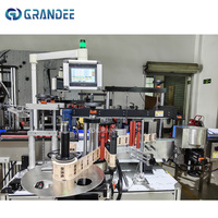 Machine automatique d'étiquetage double face 6000 BPH pour étiquettes autocollantes de bouteilles d'eau