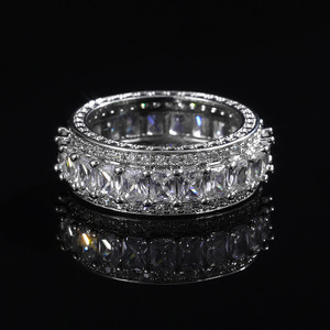 Anello di Lusso F644 per Donna con Diamanti Taglio Baguette Colore D, Fede Nuziale Stile Eternity Completo - Product Image 3
