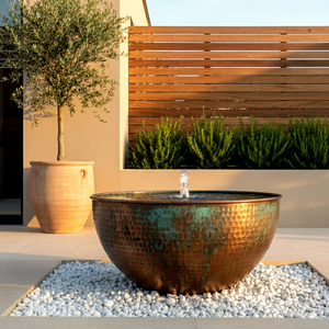 Fontaine d'eau extérieure artisanale en cuivre, bol décoratif pour jardin, patio, bassin d'eau décoratif pour la décoration paysagère de la maison - Product Image 1