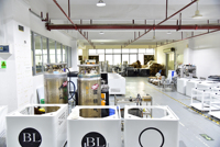 Homogénéisateur-mélangeur planétaire sous vide 1L avec pompe à servomoteur automatique pour la production de cosmétiques et la défoaming centrifuge