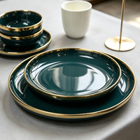 Assiette creuse ronde en céramique vert foncé de luxe avec bord doré, bol de service brillant en porcelaine pour salade et pâtes