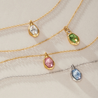 Collier J&D Designer en acier inoxydable plaqué or 18 carats, pendentif hexagonal géométrique classique en verre, chaîne en O